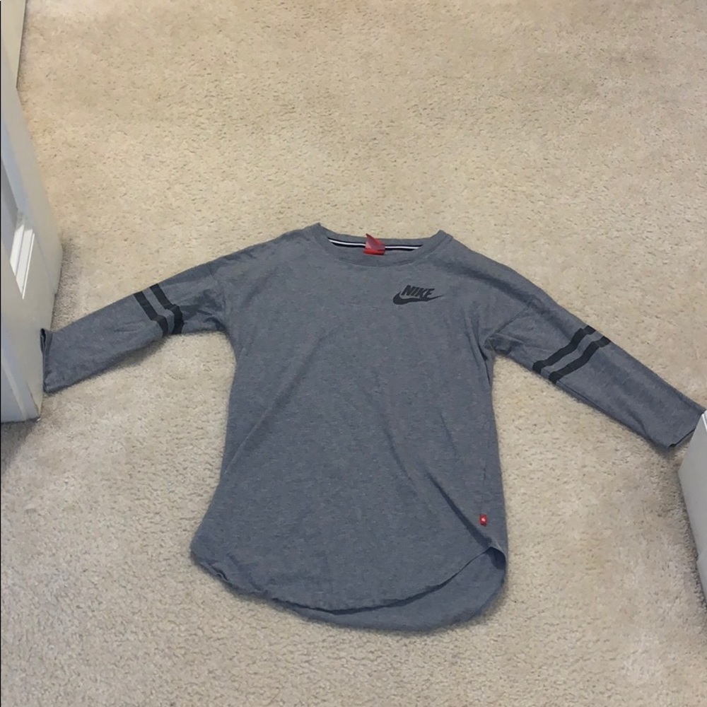 nike three quarter length shirt